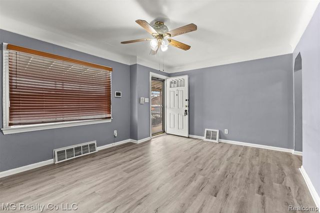 14716 Eureka Road, Southgate, MI 48195