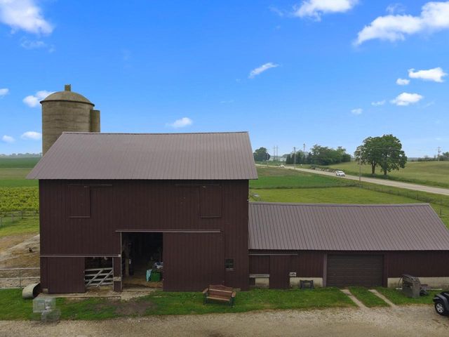 W5837 County Road A, Elkhorn, WI 53121