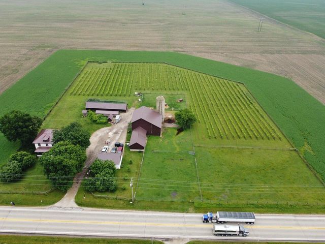 W5837 County Road A, Elkhorn, WI 53121