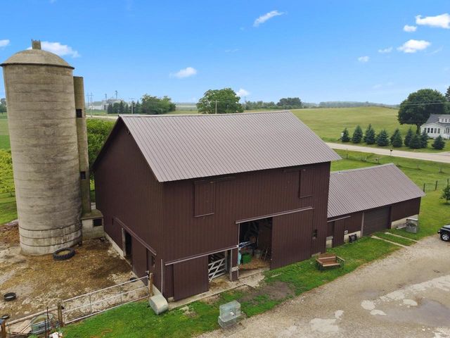 W5837 County Road A, Elkhorn, WI 53121