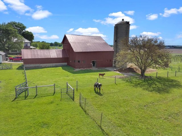 W5837 County Road A, Elkhorn, WI 53121
