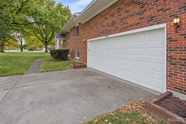 806 N 9th Street, Wood River, IL 62095