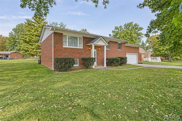 806 N 9th Street, Wood River, IL 62095