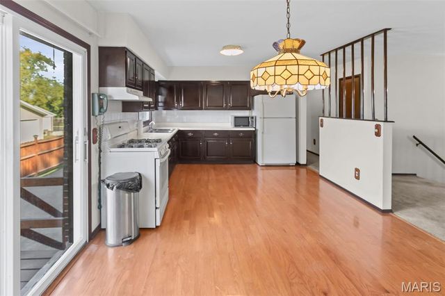 806 N 9th Street, Wood River, IL 62095