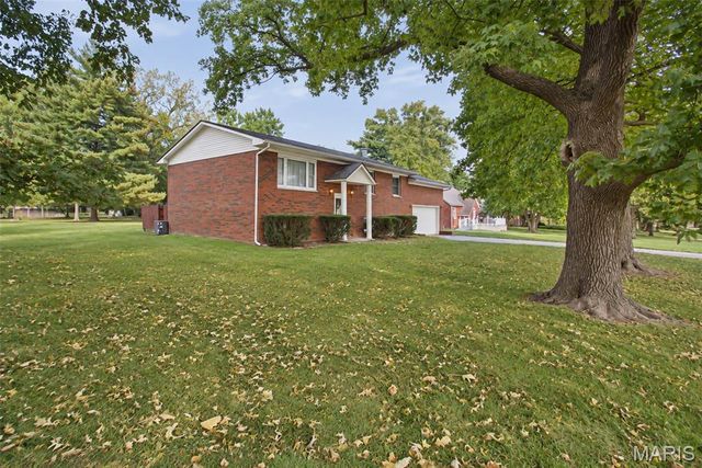 806 N 9th Street, Wood River, IL 62095