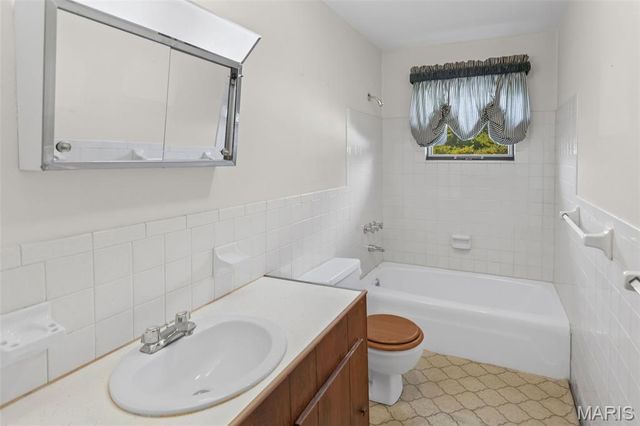 806 N 9th Street, Wood River, IL 62095