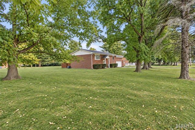 806 N 9th Street, Wood River, IL 62095