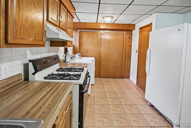 806 N 9th Street, Wood River, IL 62095