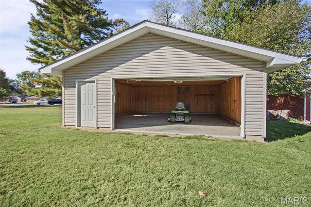 806 N 9th Street, Wood River, IL 62095