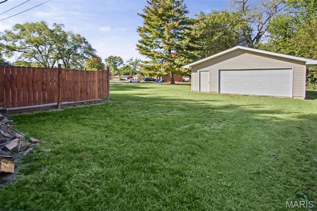 806 N 9th Street, Wood River, IL 62095