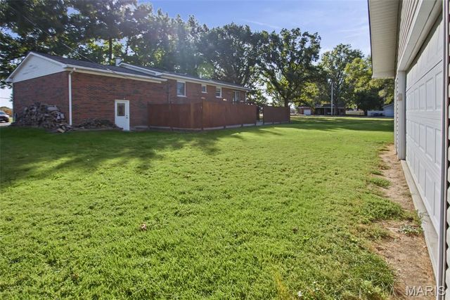 806 N 9th Street, Wood River, IL 62095