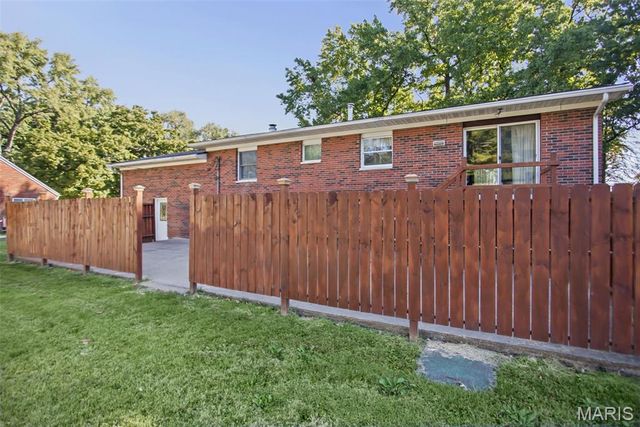 806 N 9th Street, Wood River, IL 62095