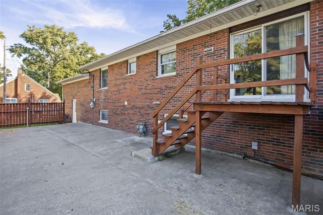 806 N 9th Street, Wood River, IL 62095