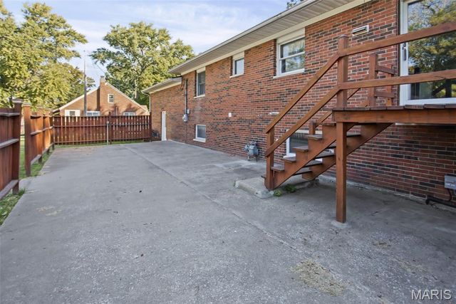 806 N 9th Street, Wood River, IL 62095