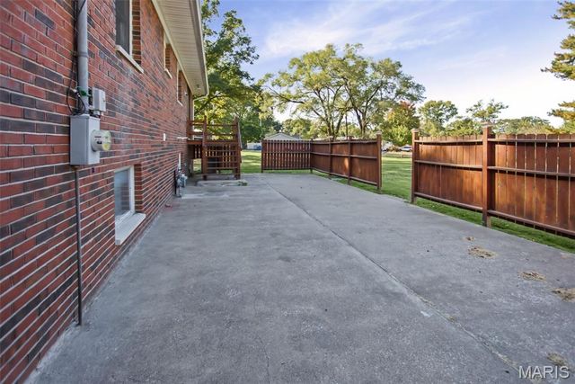 806 N 9th Street, Wood River, IL 62095