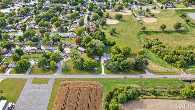 806 N 9th Street, Wood River, IL 62095