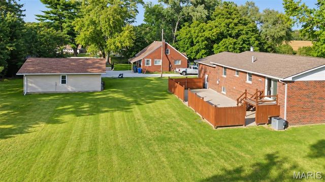 806 N 9th Street, Wood River, IL 62095