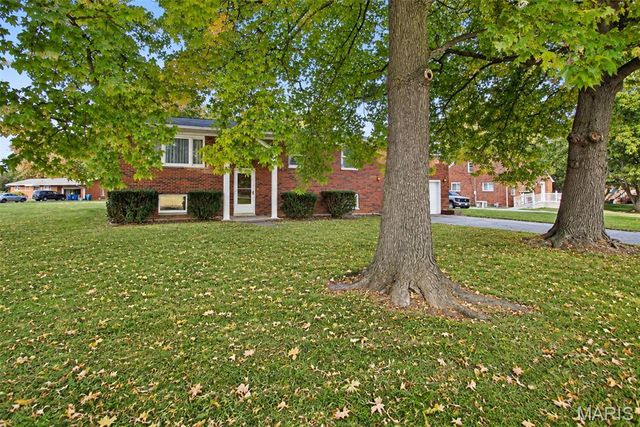 806 N 9th Street, Wood River, IL 62095
