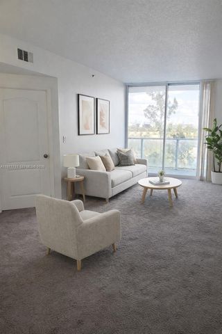 5077 NW 7th St 903, Miami, FL 33126