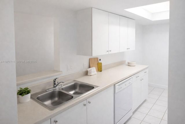 5077 NW 7th St 903, Miami, FL 33126