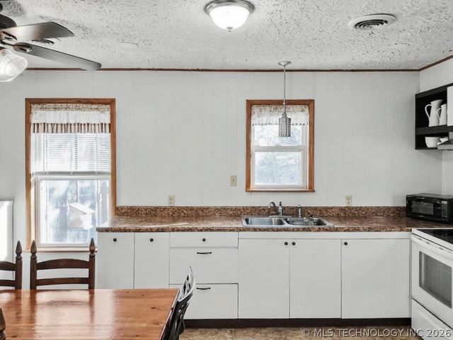 2064 Cave Creek Court, Kansas, OK 74347