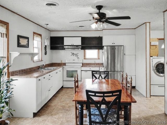 2064 Cave Creek Court, Kansas, OK 74347