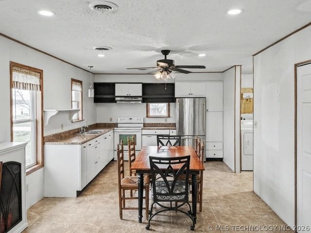 2064 Cave Creek Court, Kansas, OK 74347