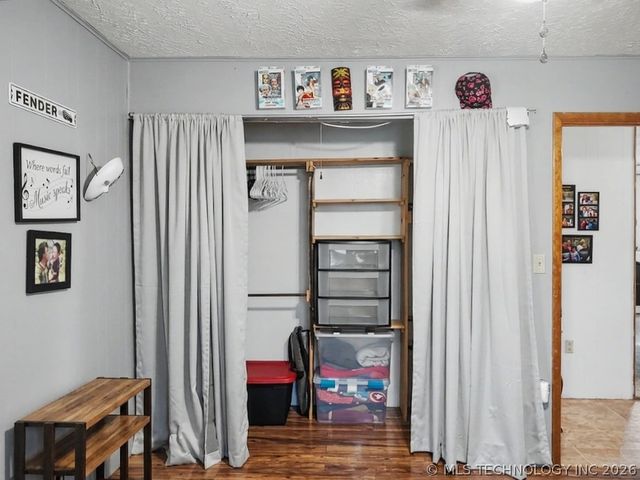 2064 Cave Creek Court, Kansas, OK 74347