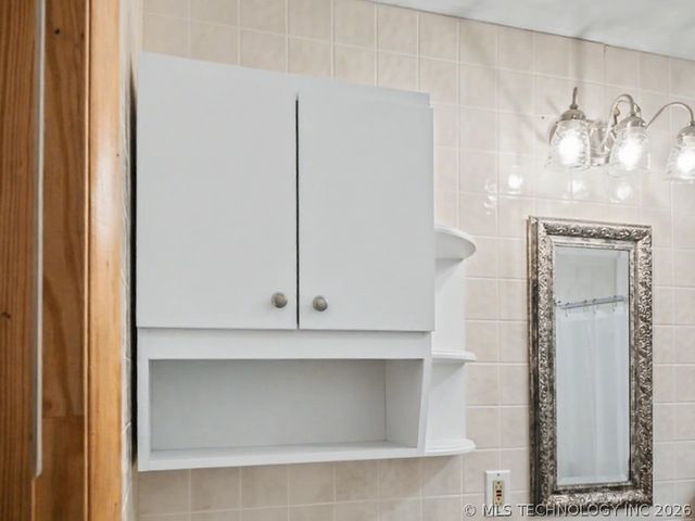 2064 Cave Creek Court, Kansas, OK 74347