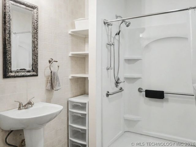 2064 Cave Creek Court, Kansas, OK 74347