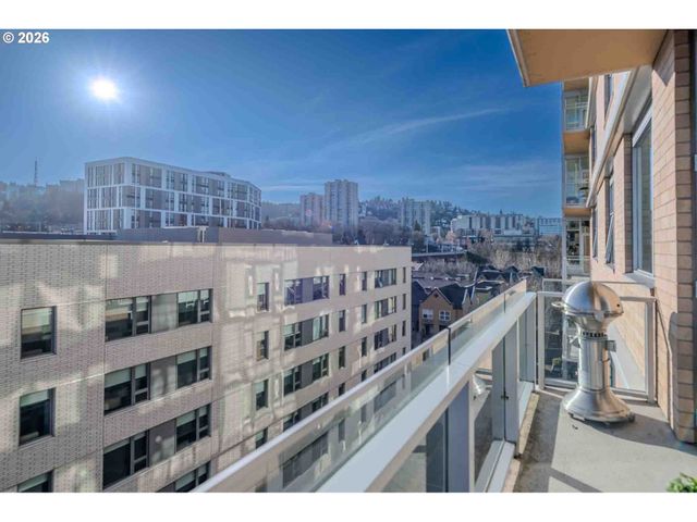 1930 S RIVER Dr W704, Portland, OR 97201