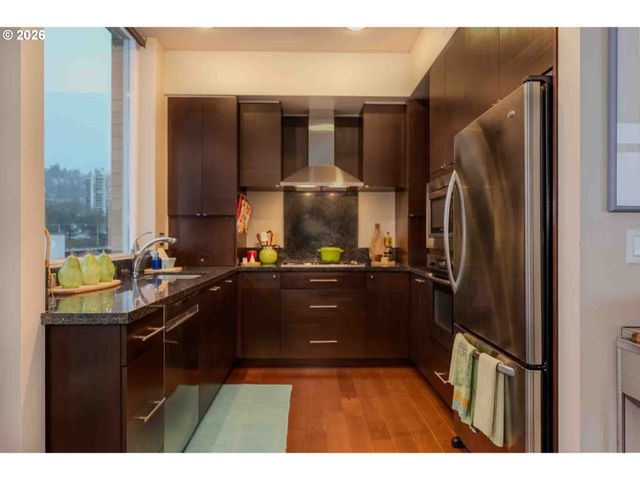 1930 S RIVER Dr W704, Portland, OR 97201