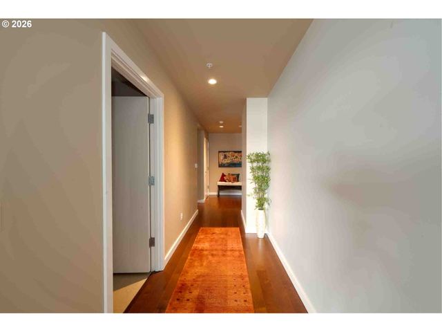 1930 S RIVER Dr W704, Portland, OR 97201