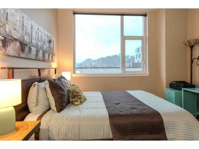 1930 S RIVER Dr W704, Portland, OR 97201