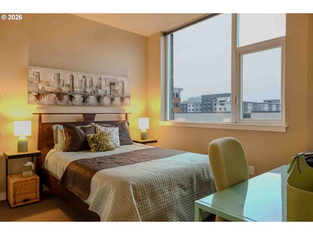 1930 S RIVER Dr W704, Portland, OR 97201