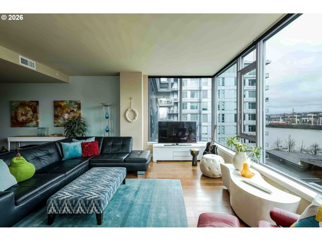 1930 S RIVER Dr W704, Portland, OR 97201