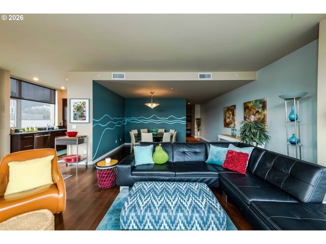 1930 S RIVER Dr W704, Portland, OR 97201