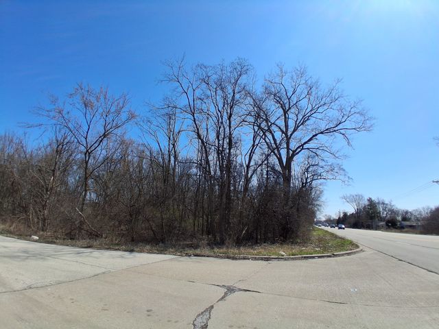 36245 N Green Bay Road, Waukegan, IL 60087