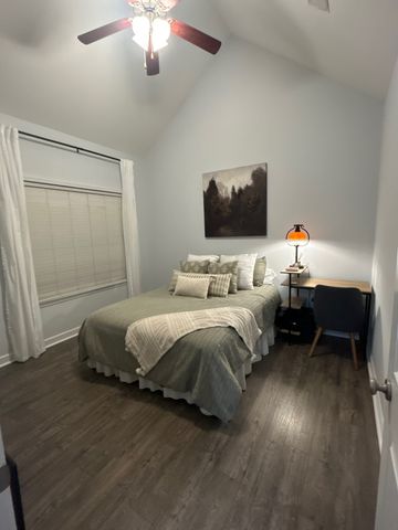 1034 McKenna Dr, Thompsons Station, TN 37179