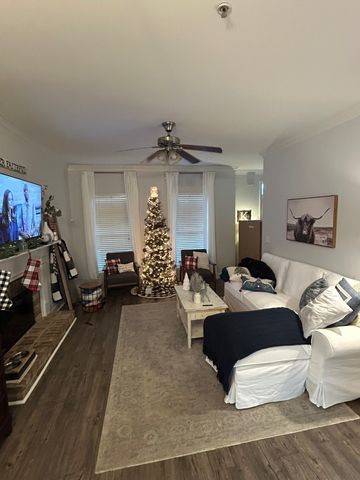 1034 McKenna Dr, Thompsons Station, TN 37179