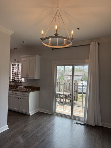 1034 McKenna Dr, Thompsons Station, TN 37179