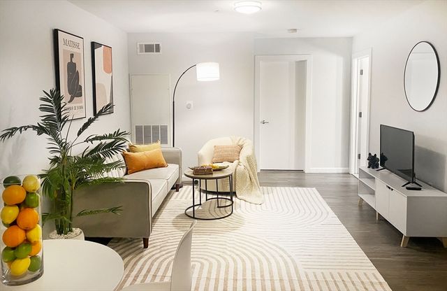 1505 Commonwealth Ave 110, Boston, MA 02135