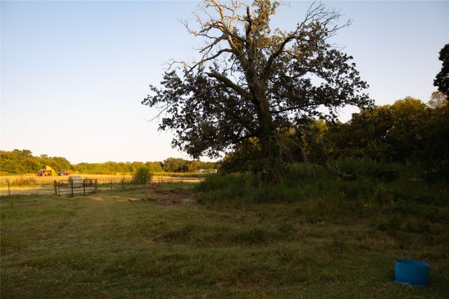 157 Private Road 142, Covington, TX 76636