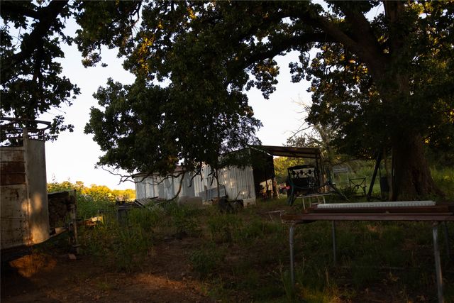 157 Private Road 142, Covington, TX 76636