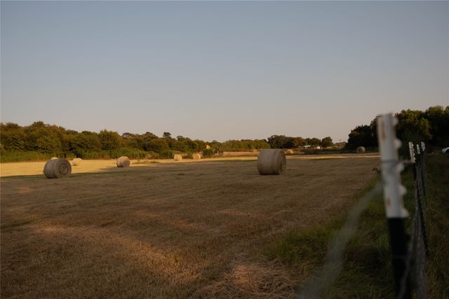 157 Private Road 142, Covington, TX 76636