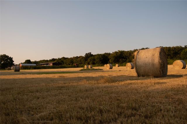 157 Private Road 142, Covington, TX 76636
