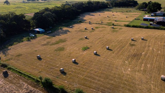 157 Private Road 142, Covington, TX 76636