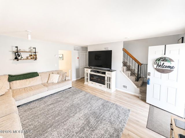 910 Sandra Place, Brick, NJ 08724