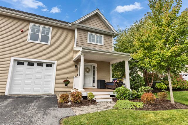 203 Woodview Way Unit 203, Manchester, NH 03102