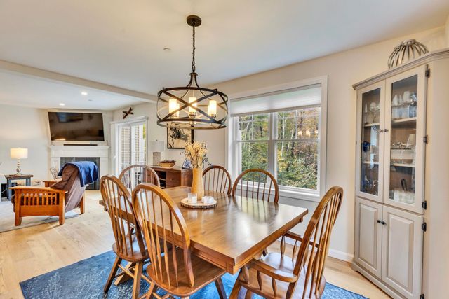 203 Woodview Way Unit 203, Manchester, NH 03102